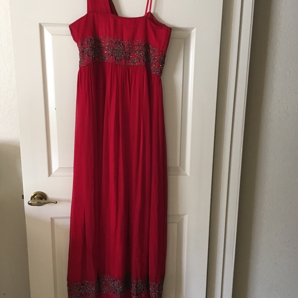 Dress - Picture 2 of 2